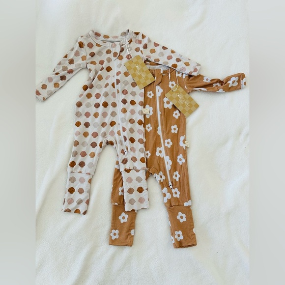 Consciously Baby Bamboo Zip One Piece Pajamas Size 0-3 months - Picture 2 of 10